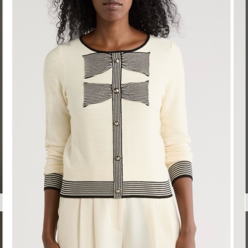 Adrianna Papell Contrast Tipped Bow Sweater in Cream / Black Size S